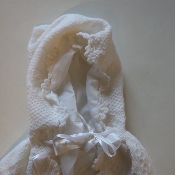 NWT Baby Girls Angels White Hooded Knit Sweater Cape 3T* - Picture 9 of 11